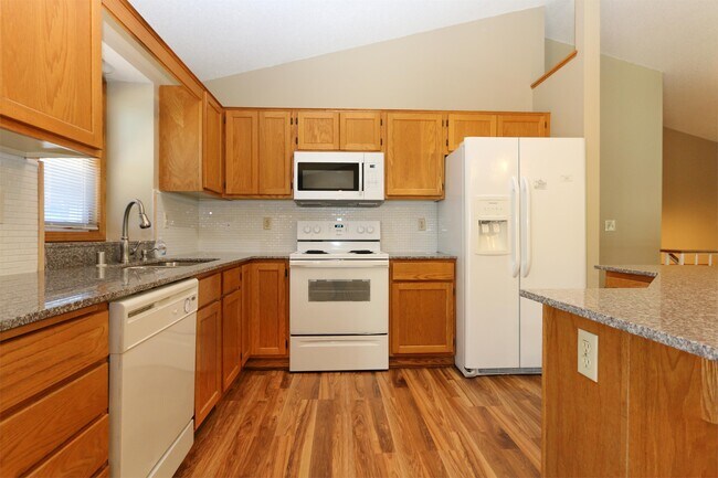 Building Photo - 1225 Silverwood Rd