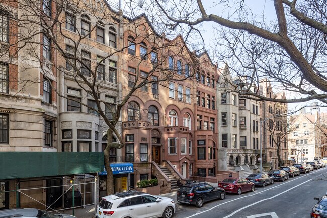Building Photo - 264 W 77th St