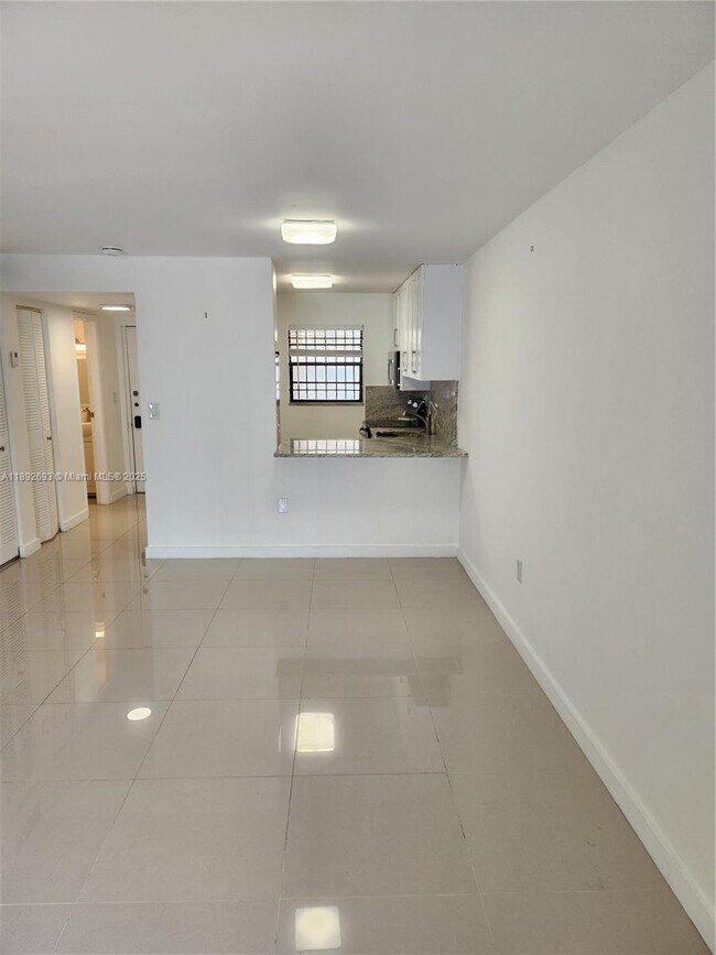 Foto del edificio - 950 Euclid Ave
