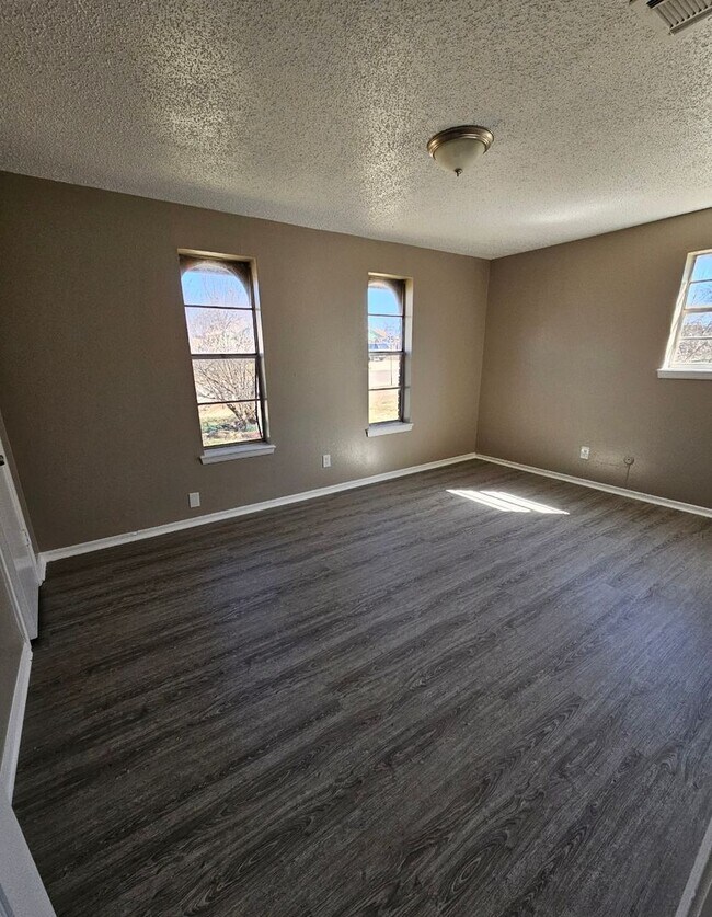 Photo - 4 Bedroom House Available in OKC