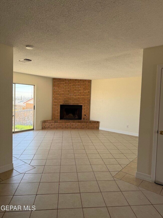 Foto del edificio - 8916 Leo St