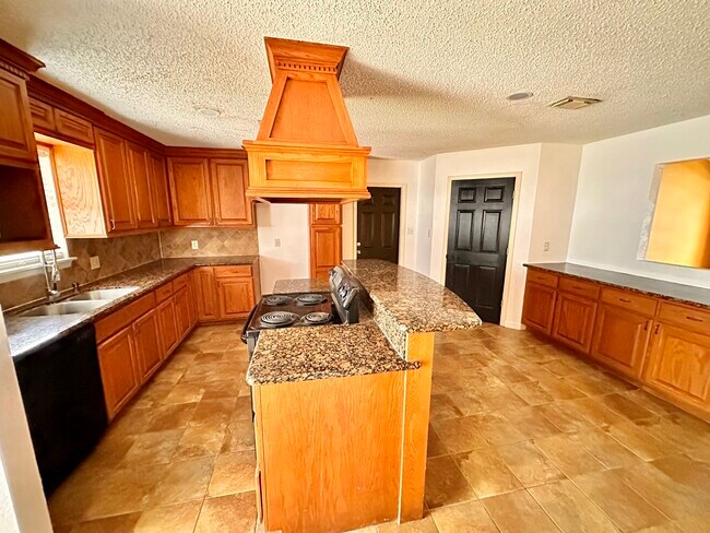 Foto del edificio - 2215 Gontier Dr