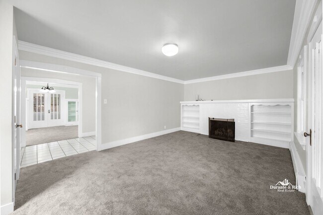 Building Photo - Single Family Home in Historic Oak Park Neighborhood