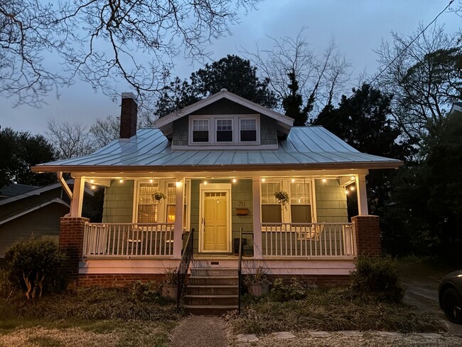 Building Photo - 711 Delaware Ave