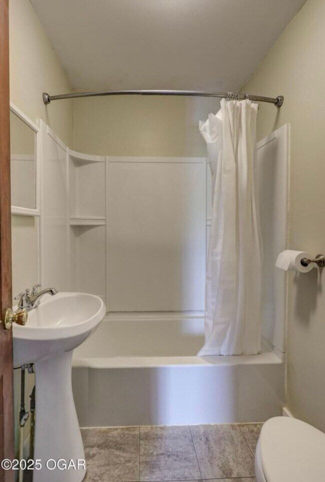 Foto del edificio - 1617 Garfield Ave