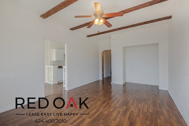Building Photo - ~1 Month FREE~ Gorgeous Studio with Hardwo...