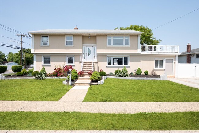 Building Photo - 2737 Boundary Rd
