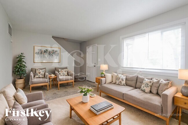 Foto del edificio - 7732 Hoyt Ave