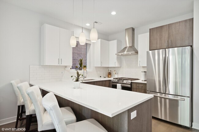 Building Photo - 4014 N Mozart St