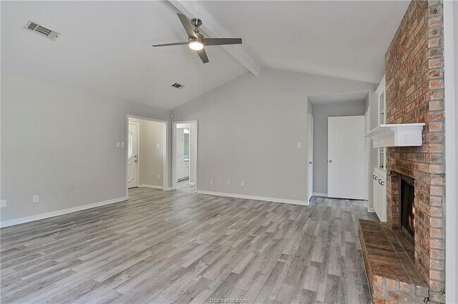 Building Photo - 1103 Hardwood Ln