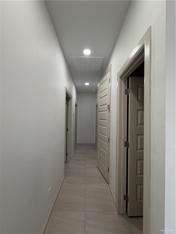 Building Photo - 14 Dragonfly St