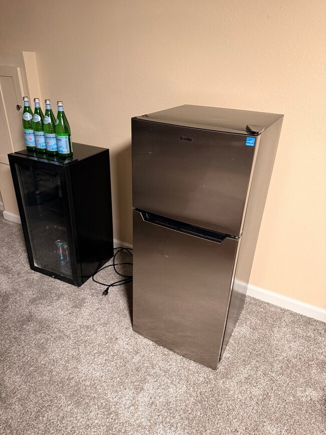 Building Photo - 15843 E 13th Ave