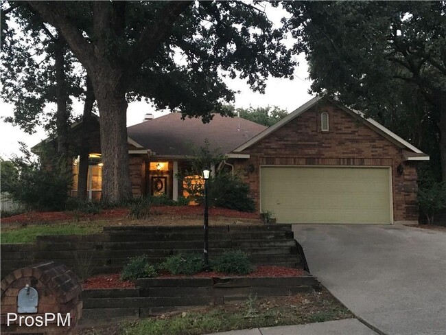 Building Photo - 4 br, 2 bath House - 3505 Oak Bend Dr.