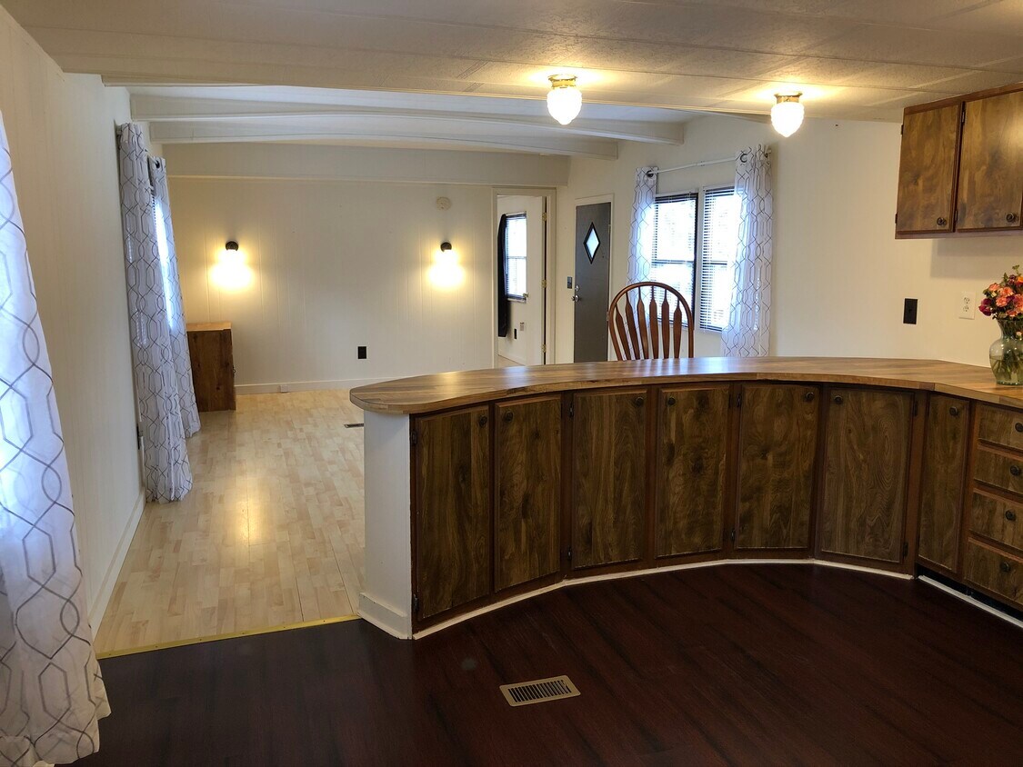 1174 King Rd, Flat Rock, NC 28731 House Rental in Flat Rock, NC