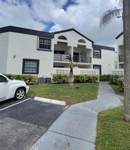 Building Photo - 9741 Fontainebleau Blvd