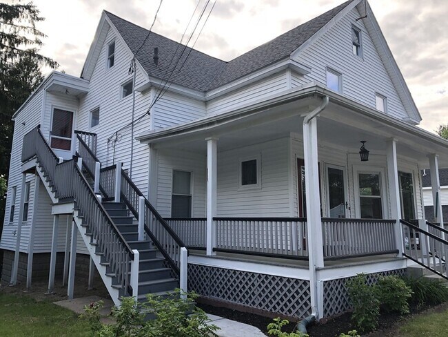 Building Photo - 140 Willow St