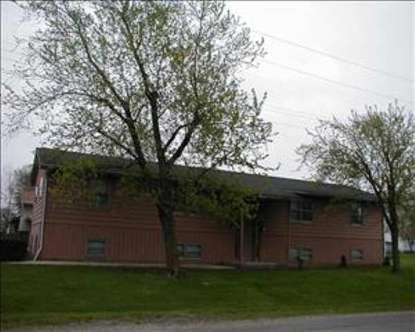Primary Photo - 105 Madison