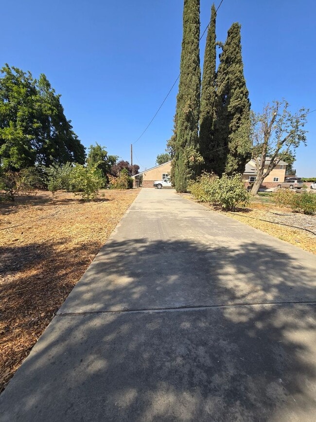 Building Photo - 5 Bedroom 3 Bath in the Country available now