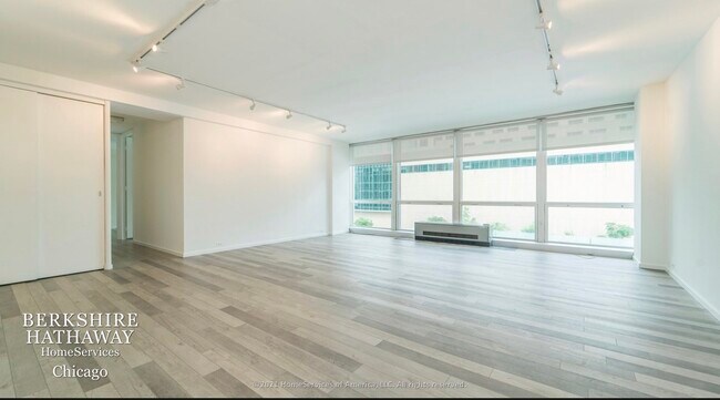 Building Photo - 330 W DIVERSEY Parkway