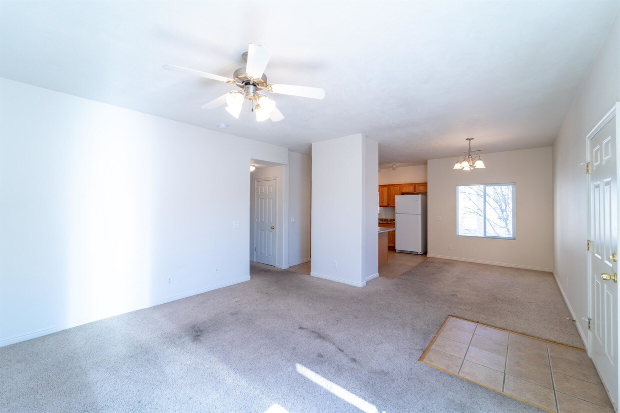 Foto principal - 184 S Valley View Dr