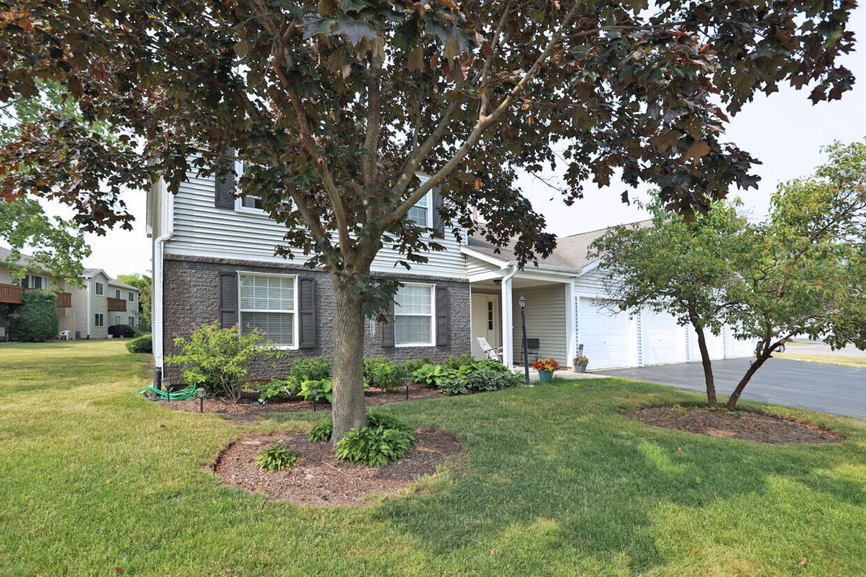 Primary Photo - 633 Mallard Ct