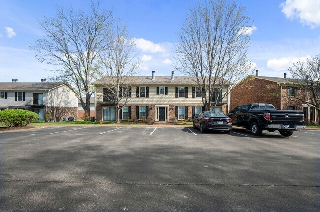 Building Photo - 5755 Brentwood Trace