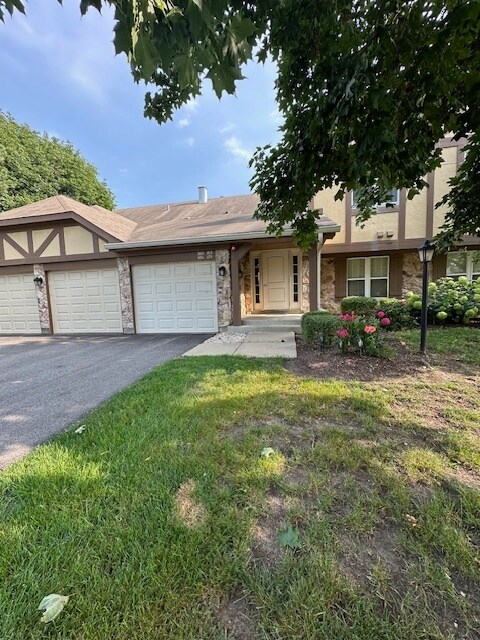 Primary Photo - 181 Brook Ln