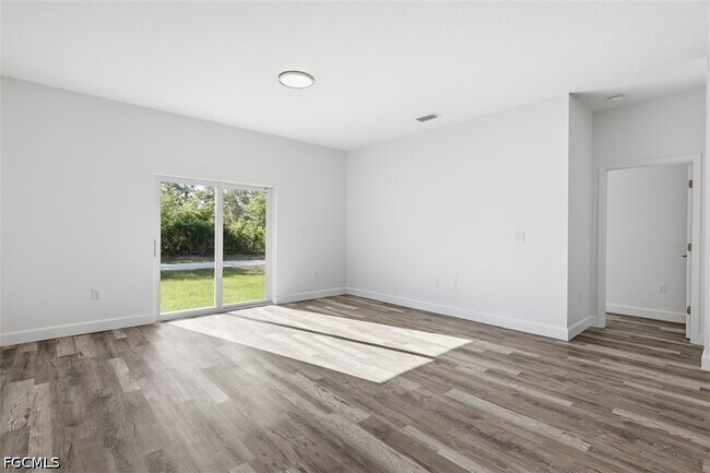 Foto del edificio - 10047 Amicola St