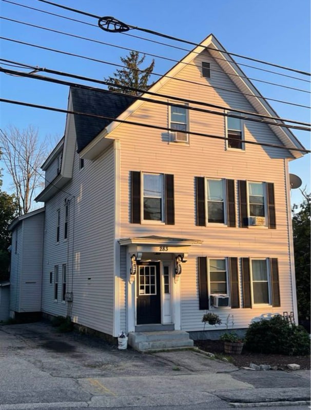 Primary Photo - 281-283 Bridge St