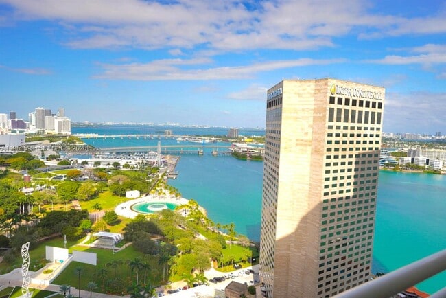 Building Photo - 325 S Biscayne Blvd