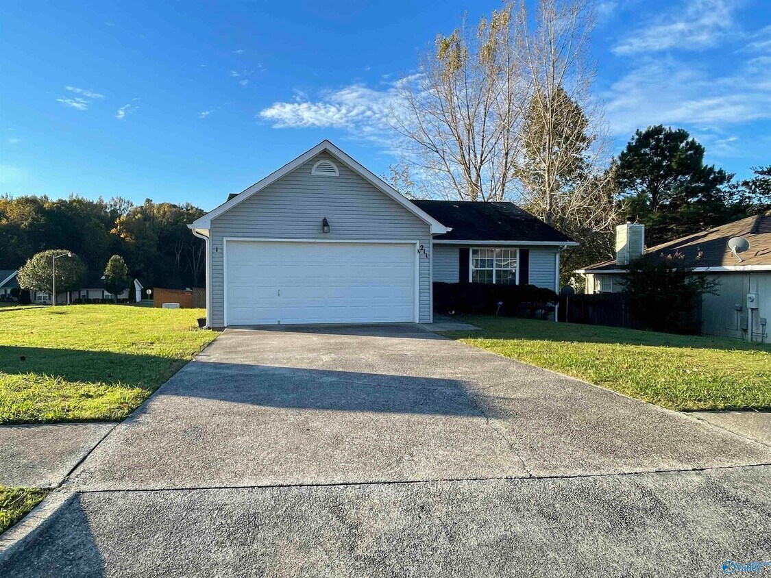 211 Knox Creek Trail NW, Madison, AL 35757 House Rental in Madison, AL