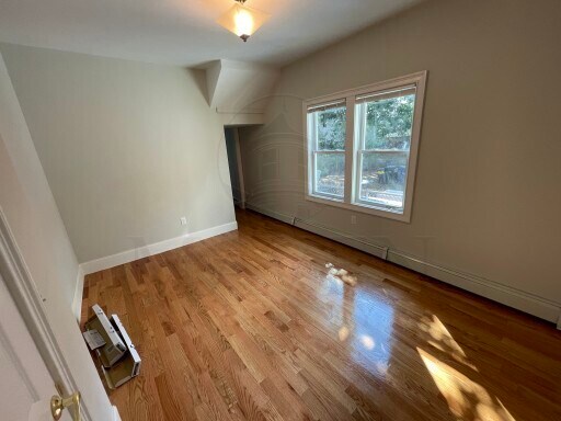 Foto del edificio - Davis Square area, 5 bedroom, 5.5 bathroom...