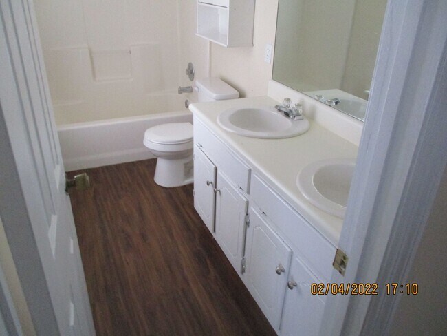 Foto del edificio - 253 Fire Tower Rd