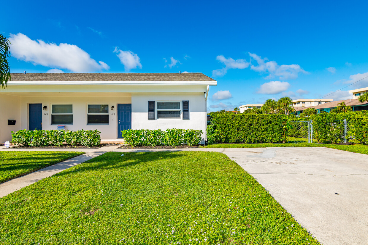 Front View - 101 SW 2nd Ave