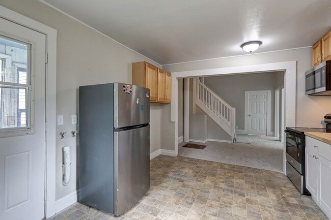 Building Photo - Updated Bremerton Retreat