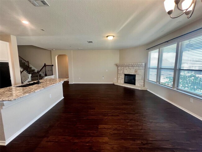 Building Photo - 5100 Lazy Ct Dr
