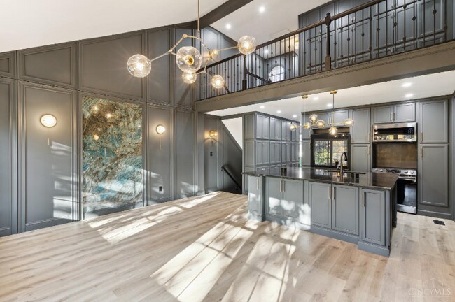 Foto del edificio - 10555 Montgomery Rd