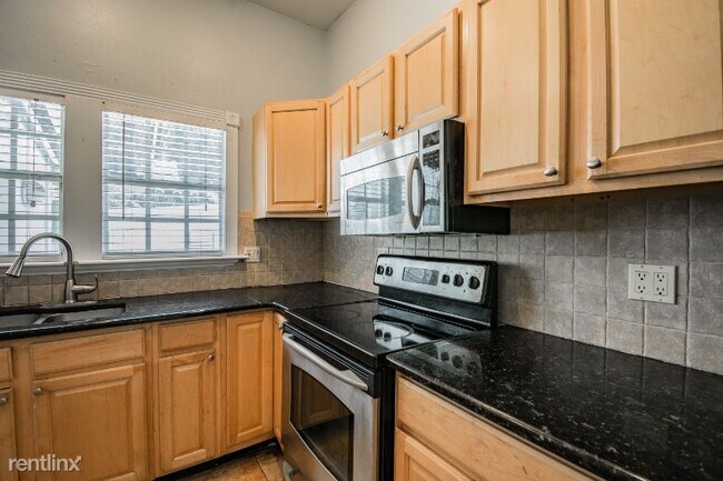 Building Photo - 4 br, 3 bath House - 6317 SELBORNE AVE