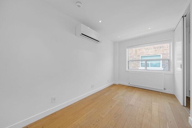 Building Photo - 28 Balmoral Ave.