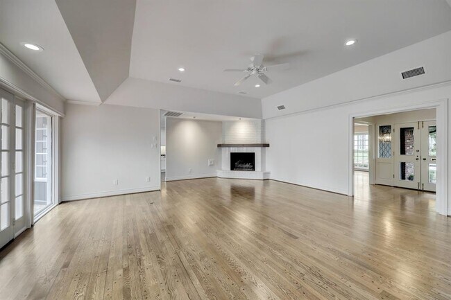 Building Photo - 6219 Cedar Creek Dr