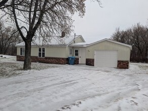 Building Photo - 1690 W Wirtz Rd