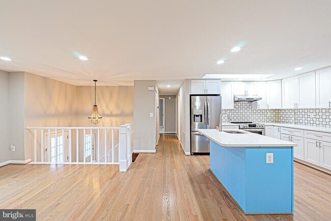 Building Photo - 9705 Locust Hill Dr