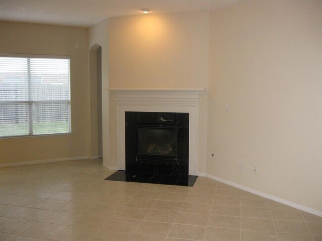 Building Photo - 2603 Courtyard Ln