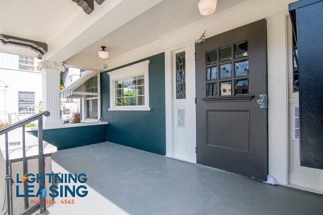 Building Photo - 1729 Wilton Pl