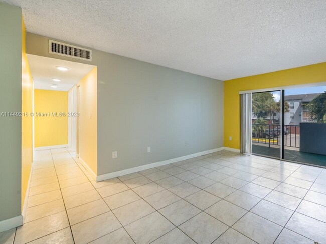 Foto del edificio - 1725 W 60th St