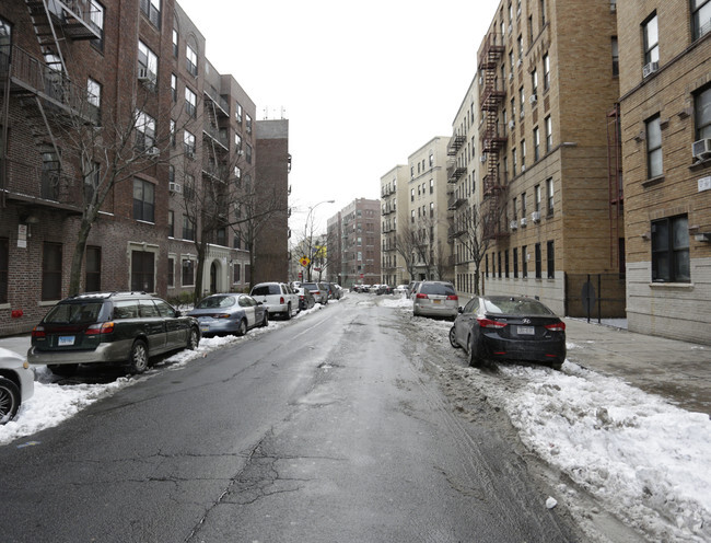 Building Photo - Roslyn Terrace
