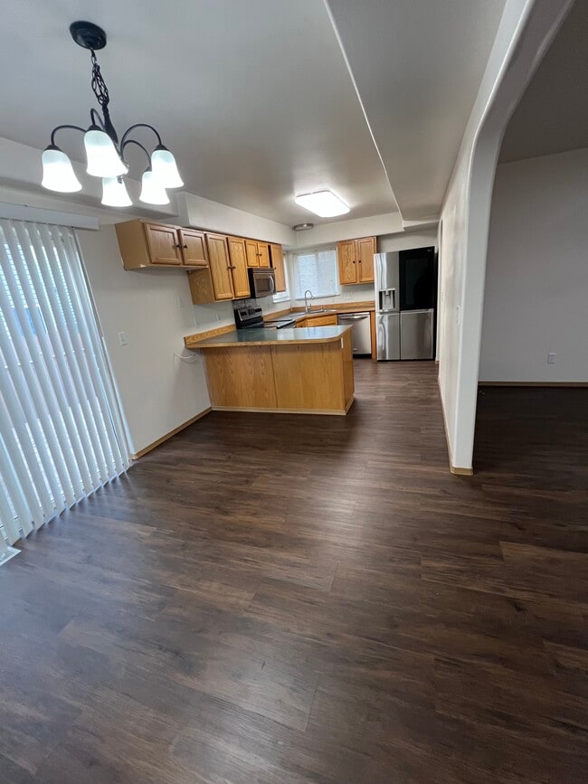 Building Photo - 6641 Desiree Loop