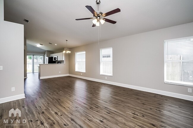 Building Photo - 8721 Persea Ct