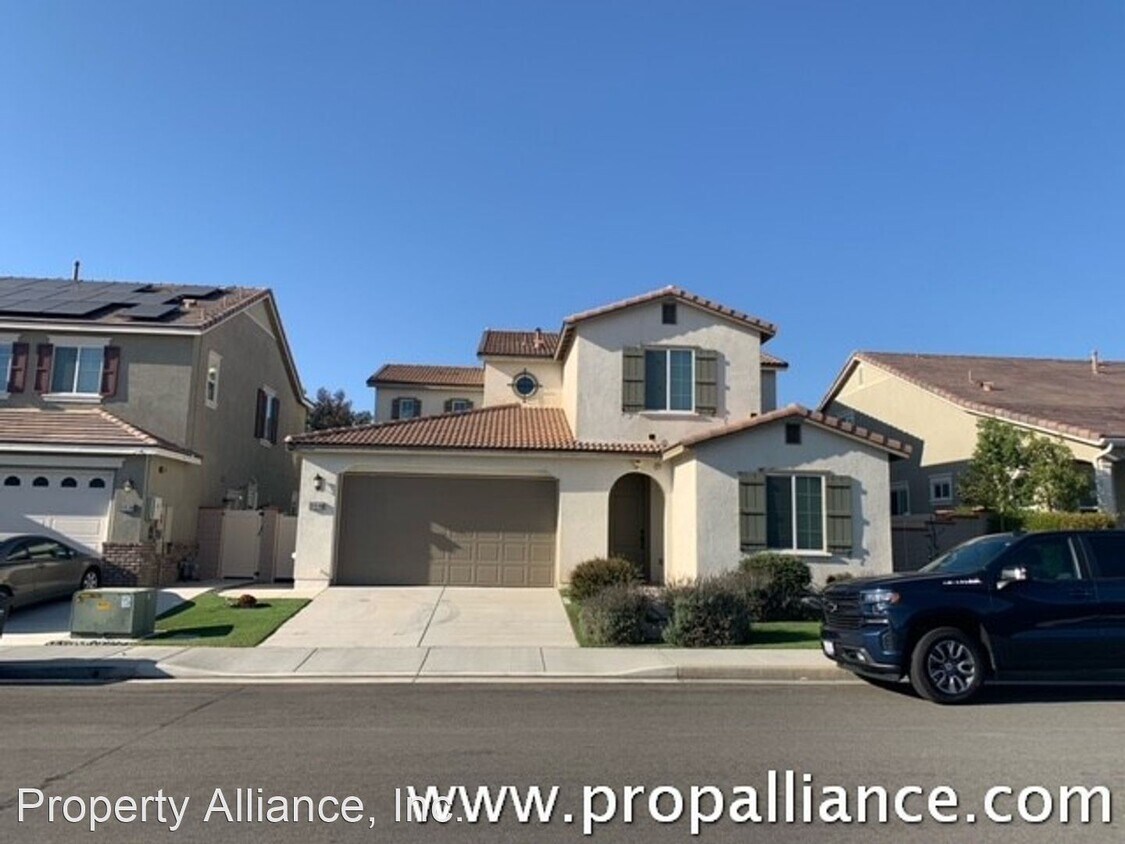 5 br, 3.5 bath House 31540 Sweetwater Ci... House for Rent in