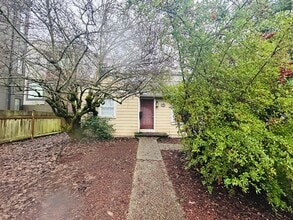 Building Photo - 5042 Fauntleroy Wy SW